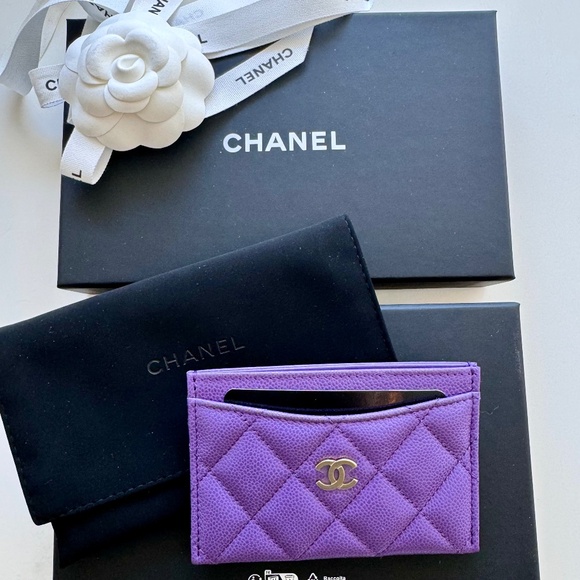 Chanel Card Holder in Caviar Leather with Interlocking CC Logo (BNIB) - Picture 2 of 8